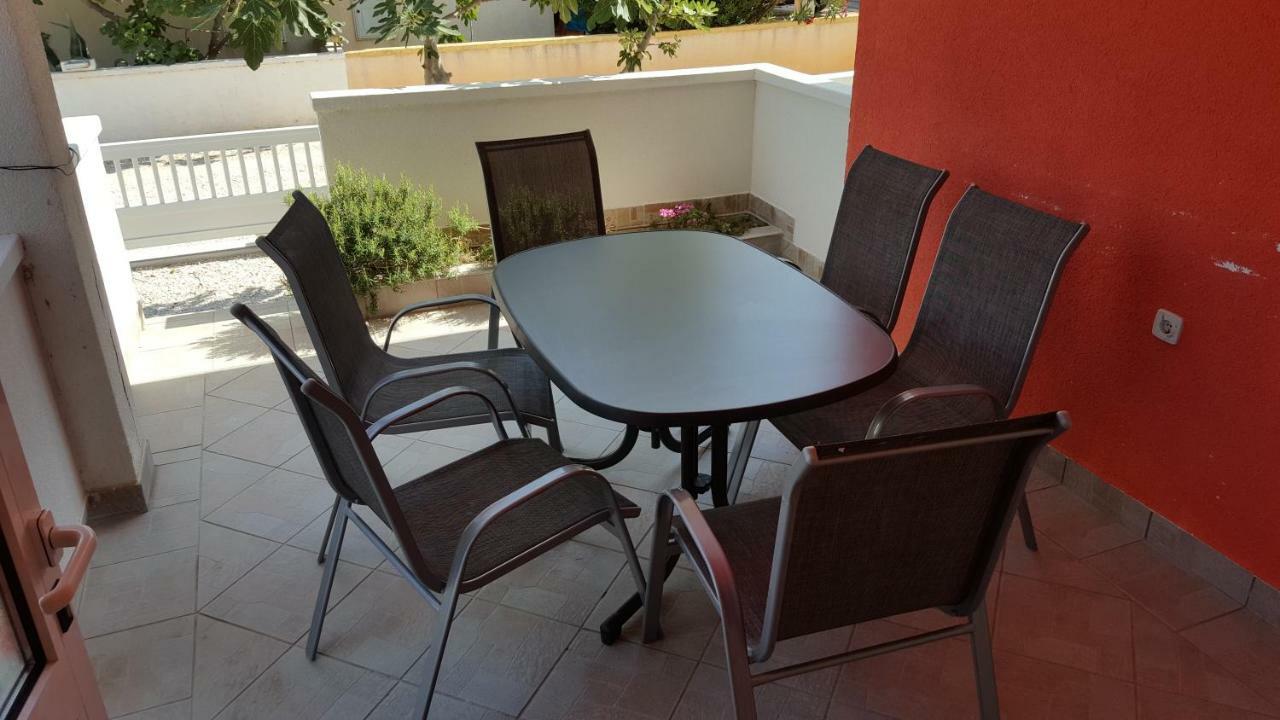 Apartamento Haus Zarko Vir Exterior foto