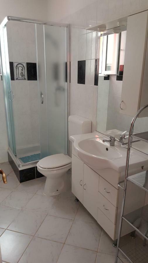 Apartamento Haus Zarko Vir Exterior foto