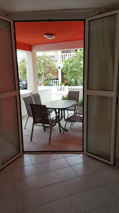 Apartamento Haus Zarko Vir Exterior foto