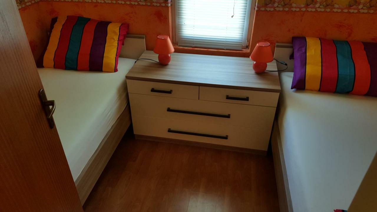 Apartamento Haus Zarko Vir Exterior foto