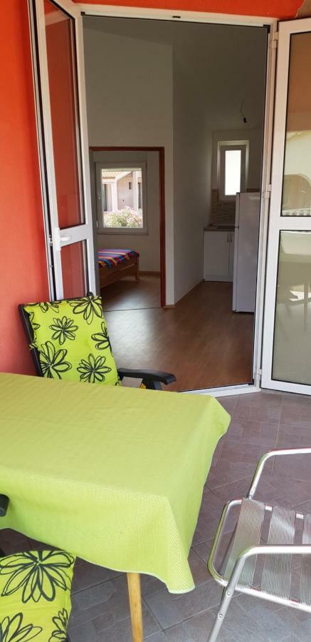 Apartamento Haus Zarko Vir Exterior foto
