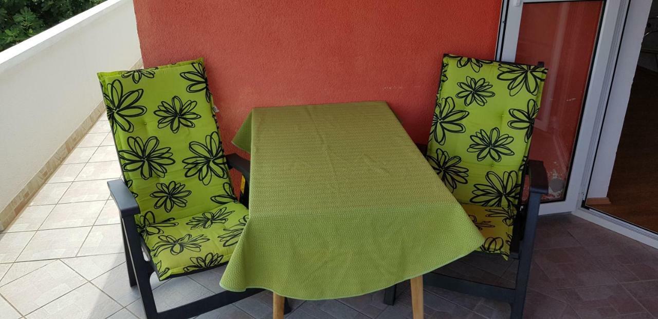 Apartamento Haus Zarko Vir Exterior foto