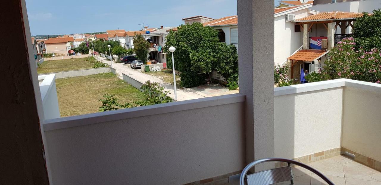 Apartamento Haus Zarko Vir Exterior foto